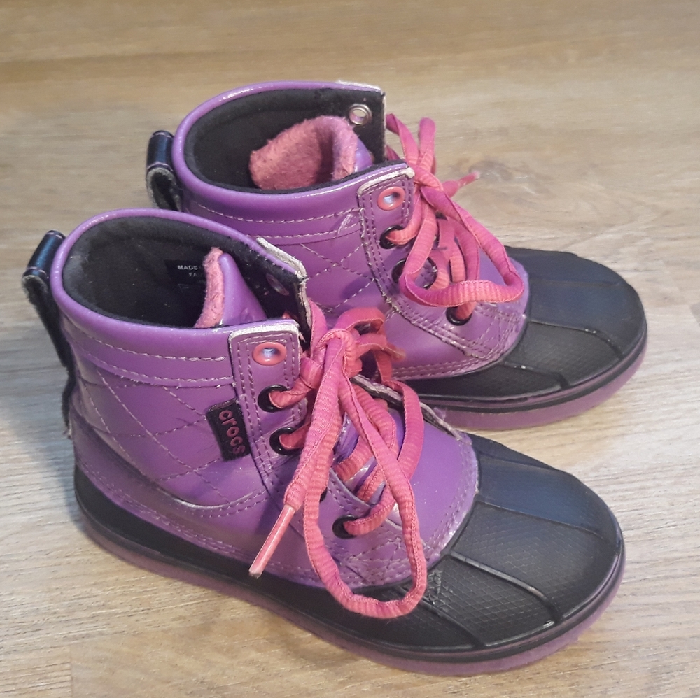 Crocs Girls AllCast Patent Duck Boots - Size C11 Purple / Black Boots - Picture 5 of 11